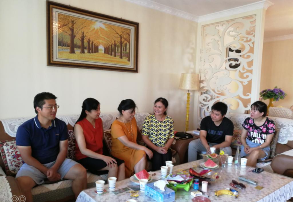 护理系党总支委员会成员与张文波.png